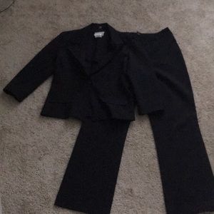 Black juniors Size 9/10 suit